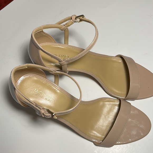 Michael Michael Kors heel open toe. - Picture 5 of 12